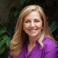 Claudia Fernandes