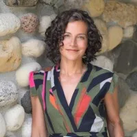Sara Holoubek