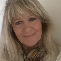 Rochelle Bushell