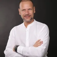 Frank Riedel